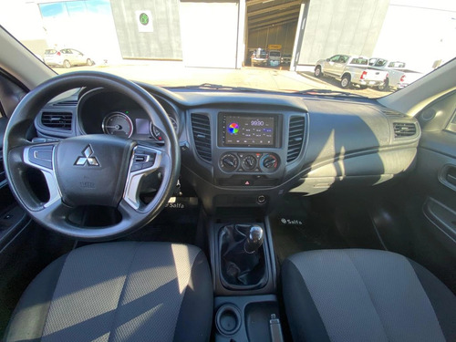 Mitsubishi L200 L200 Katana D/C 2.4 TD MT CR