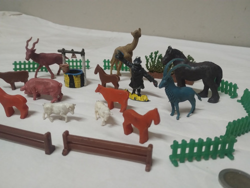 Set Animalitos De Granja + Accesorios 26 Piezas (Usado)