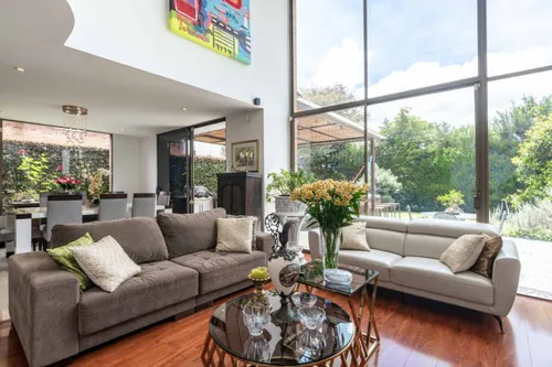 Casa En Venta En El Tejar. Cod V8390