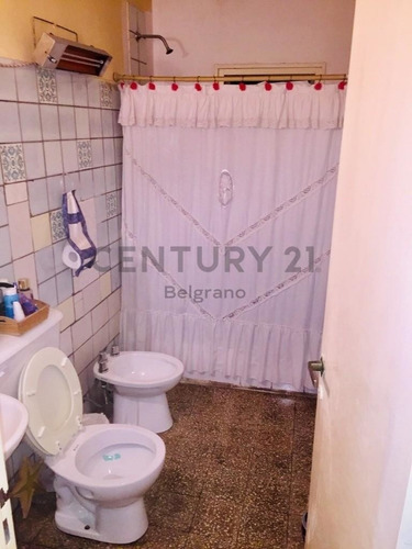 Oportunidad Cómoda Casa 3/4 Dormitorios, 2 Baños Y Jardín