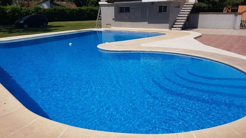 Alquiler Casa Quinta 7000m2 1er Nivel Eventos Fiestas Hospedaje Padel Con Iluminacion Piscina Futbol Quincho 200m2 Parrilla. Excelente Ubicación S/ Asfalto Porton Automatico Parking