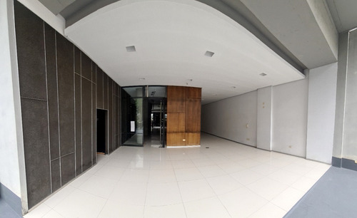 Dorrego 2400 Y Av. Cabildo. Torre Hollywood. Piso 6 Al Frente Con Vista Abierta. 2 Ambientes. 53 M2. Balcón Corrido Cochera Fija Y Cubierta. Amenities: Pileta Con Deck. Solarium. Terraza Con Parrilla.