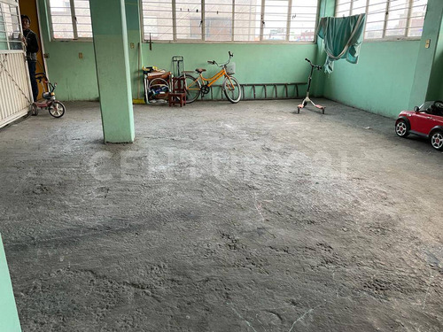 Edificio En Venta En La Perla, Nezahualcóyotl, Edomex.