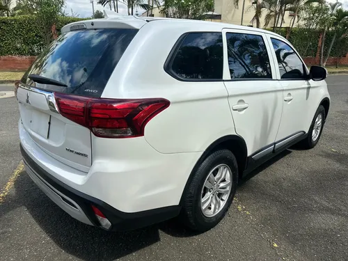 Mitsubishi Outlander 2.4 Kaiteki