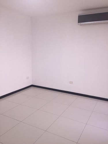 Imagen 10 de 21 de Casa En Renta En La Privada Altezza