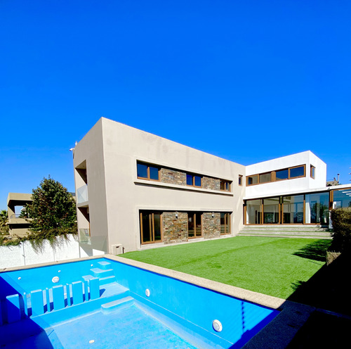 Hermosa Casa En Avenida Blanca Estela Concón