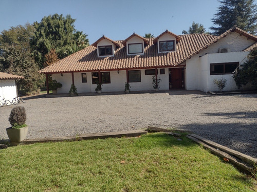 Casa Chilena Remodelada En Condominio Cerca De Lo Pinto