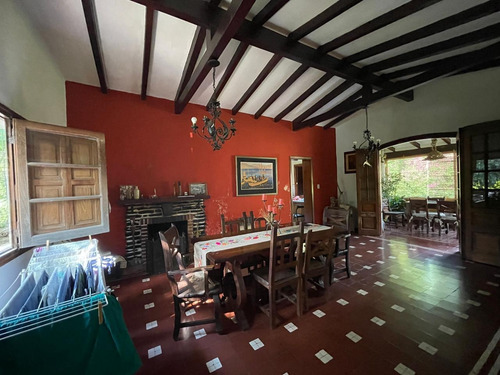 Casa Señorial En Saldán 2800 M2 De Parque Y 300 M2 Cubiertos. Gas Natural Y Escritura