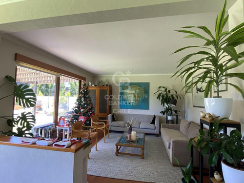 Fundo El Venado, Con Amplio Jardin Y En Condominio