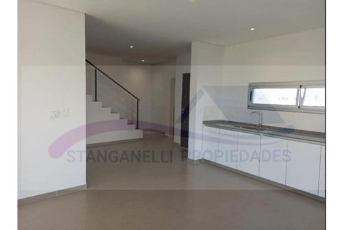 Imagen 12 de 27 de Preciosa Casa 5 Amb En Barrio El Aljibe