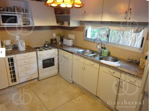 Punta Del Este, Casa En Solanas, 2 Dormitorios Y Piscina*- Ref: 42477