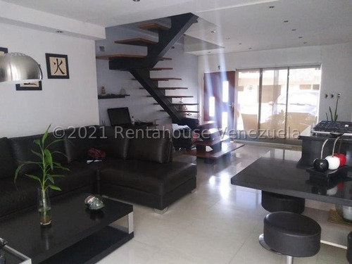 Juan Carlos González. Renta House Carabobo Vende Hermoso Townhouse Urb. Manantial Naguanagua Mls #23-30388 Rah/jcg.