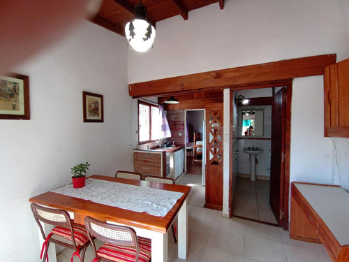 Casa En Venta - 4 Dormitorios 2 Baños - Cochera - 182mts2 - Villa Gesell