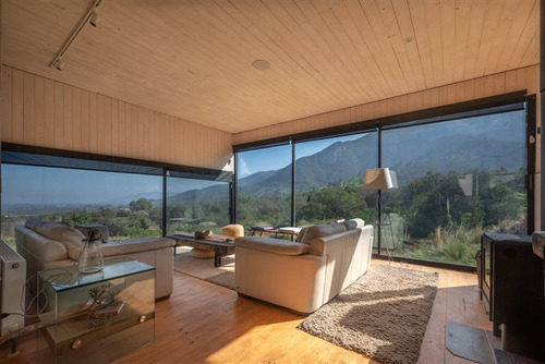 Casa De Arquitectos En Venta De 6 Dorm. En Olmué