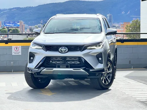 Toyota Fortuner 2.8 Diesel Srv 4X4 At