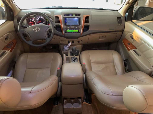 Toyota Sw4 2011 3.0 Srv 7l 4x4 Aut. 5p