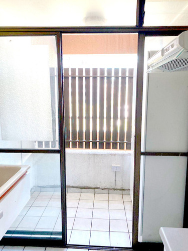 Arriendo De 2 Dormitorios Con Estacionamiento En Providencia