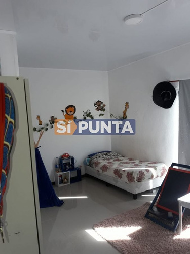 Imagen 28 de 30 de Casa En Venta - Urb. San Jorge