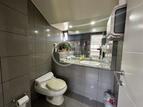 Casa En Venta De 7 Dorm. En Vitacura