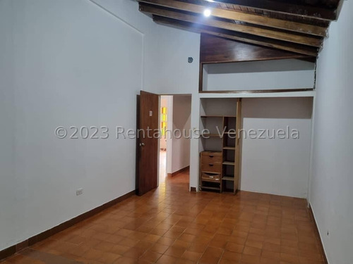 Local Comercial En Venta En Nueva Segovia Barquisimeto Lara -- %%m-c-t%% Cod. 24 Guion 3 7 5 9