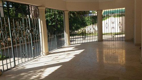 Casa 2 Niveles En Alameda - Res. Privado