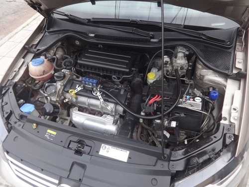 / Señado /volkswagen Polo Comfortline 1.6 C/gnc [ Excelente-