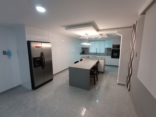 Gisela Bravo Vende Casa Moderna Duplex Urbanización Prebo 2 Valencia Carabobo Plc-850