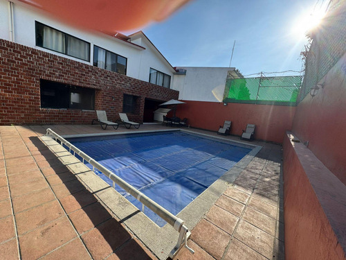 Casa Sola De Dos Niveles En Venta, En Privada Con Vigilancia En Lomas Tetela, Cuernavaca Morelos