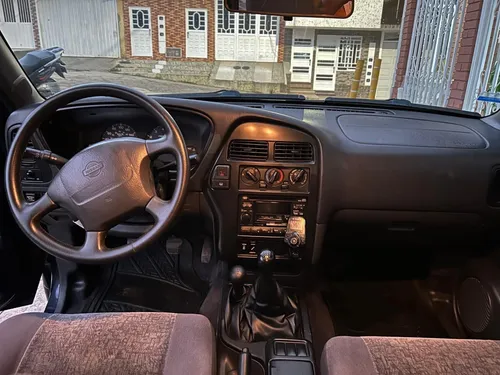 Nissan Pathfinder 3.3 R50 Std