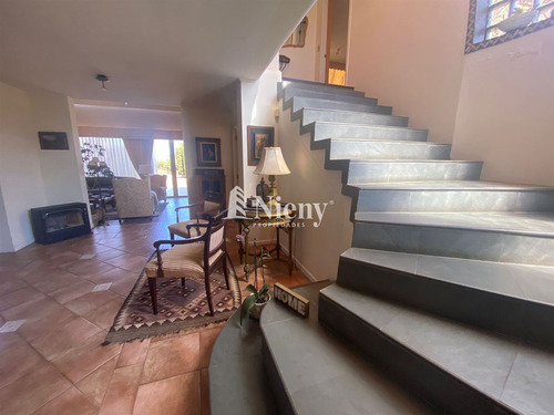 Gran Casa En Venta 5 Dorm. Condominio Mantagua Con Piscina