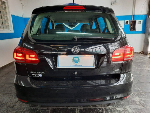 Imagem 13 de 14 de Volkswagen Spacefox 1.6 Comfortline 2015 Preta
