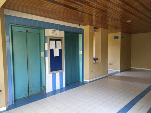 Imagen 12 de 13 de Cómodo Apartamento En Venta. Via Aguasal, Al Lado Del Club