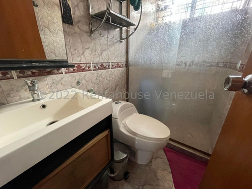 Imagen 8 de 30 de Casa En Venta En Fundalara Este De Barquisimeto Lara 0.4.2.4.5.9.3.7.5.4.2 Rent-a-house Mls Código: 22-21821