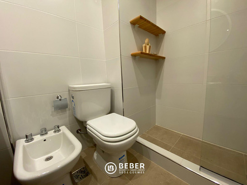 Imagen 21 de 30 de 2 Ambientes Con Balcon Saliente Reciclado!!!