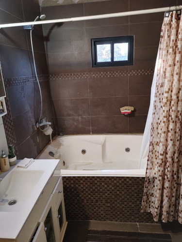 Casa Semi Nueva, La Reja, Moreno. Salida A Acceso Oeste En 2 Minutos