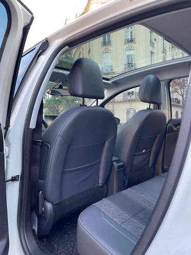 Imagen 8 de 12 de Peugeot 208 2018 1.6 Feline