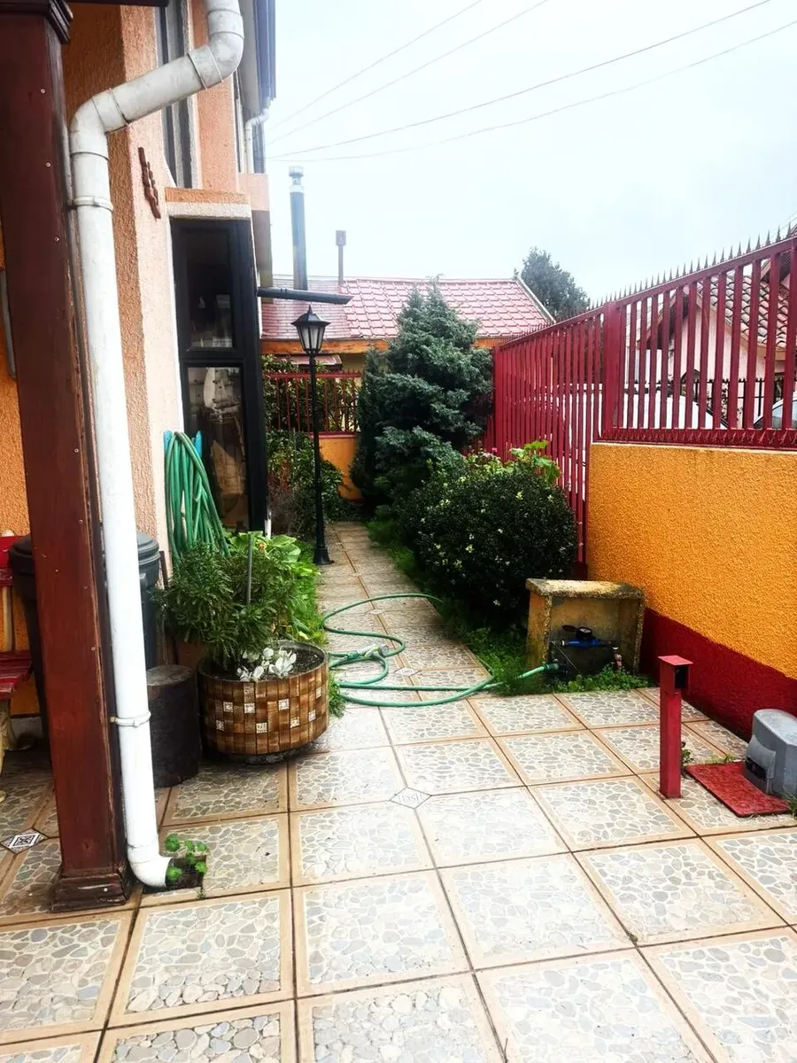 Imagen 3 de 29 de Atractiva Casa Esquina 5 Dormitorios 3 Baños
