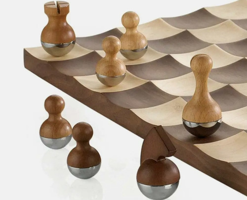 Ajedrez Umbra Wobble Coleccionable De Diseñador Fina Madera (Usado)