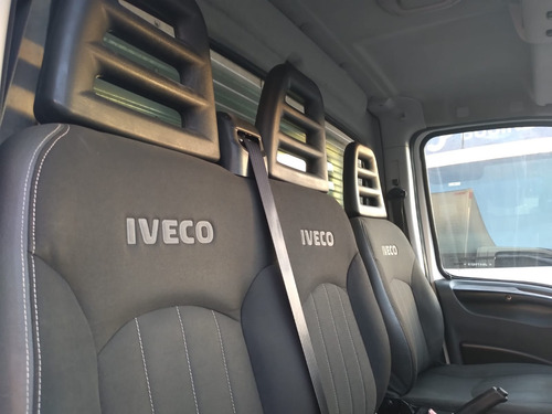 Iveco Daily 35s14 2018 Com Baú - Daily / Ducato / Sprinter