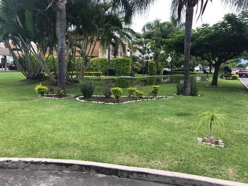 Terreno En Esquina, Privada Con Vigilancia, Par Vial Jiutepec