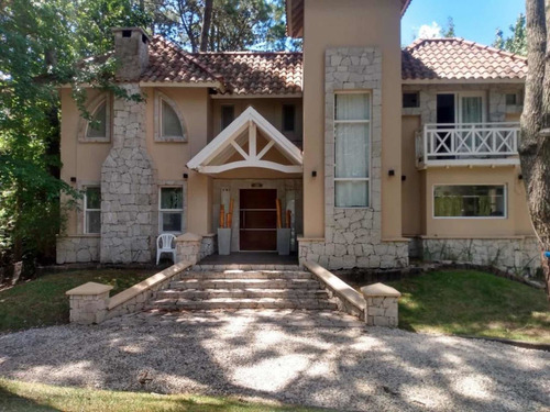 Casa De 5 Ambientes Con Pileta