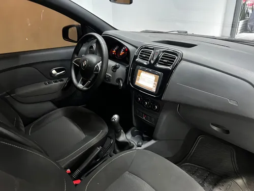 Renault Logan 1.6 Expression / Life +