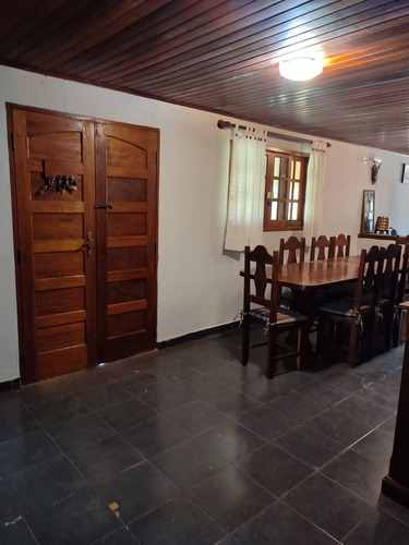 Imagem 2 de 14 de Chácara 9000m2, Casa Sede Com 3 Dormitórios, 1 Suíte, Casa De Caseiro Com 1 Dormitório, Área De Lazer Com Churrasqueira E Forno Pão/pizza - Ch00213 - 70645551