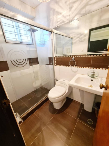 Imagen 10 de 13 de Se Vende Apartamento En Lomas Del Esteres. Miko Building 04244921462 Nelson