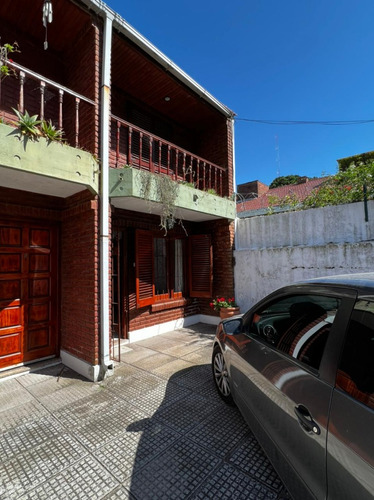 Triplex 4 Ambientes Con Quincho Y Parrilla