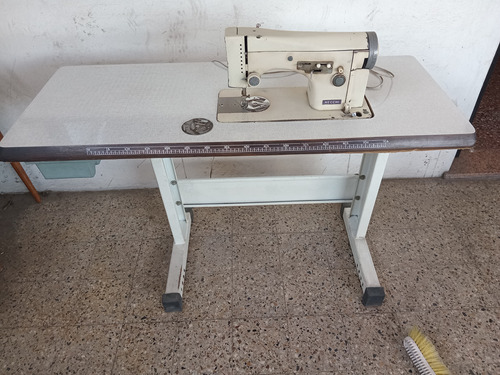 Maquina De Coser Necchi Lycia Ii