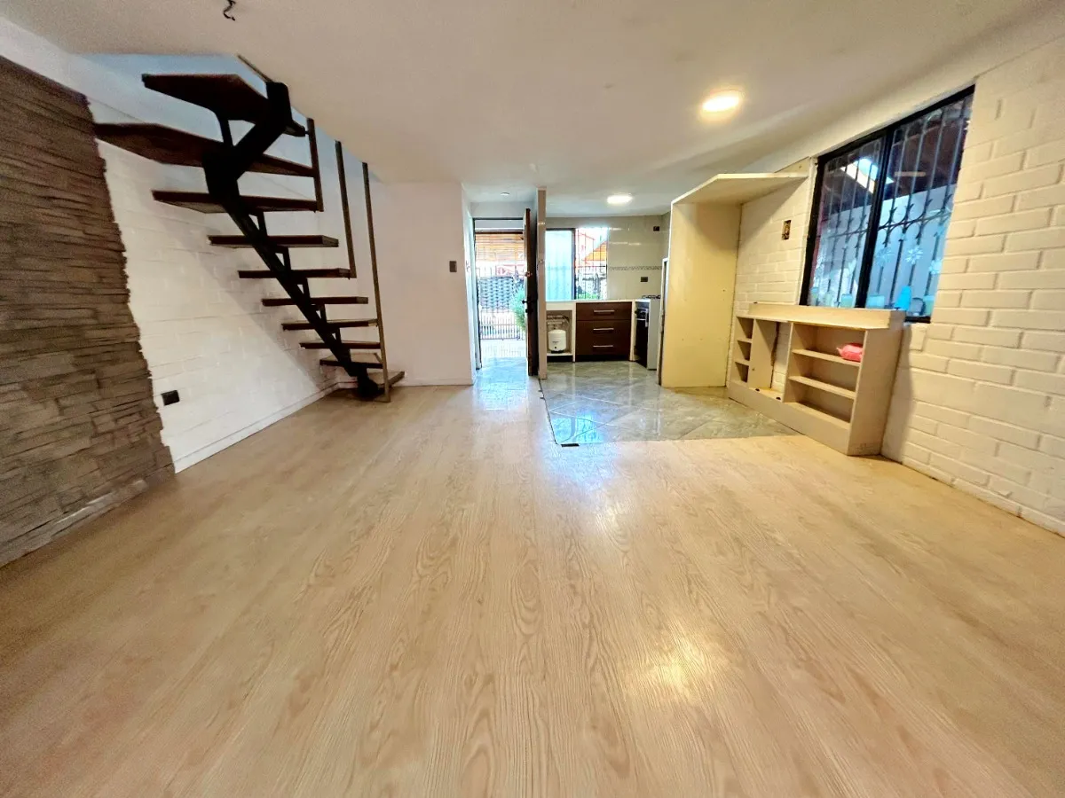 Imagen 4 de 18 de Casa Esquina Con Garagen Maipu De 2 Pisos En Arriendo 3d+2b