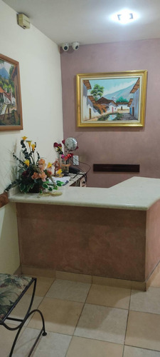 Imagen 1 de 12 de Oficina En Venta En Av Bolivar, Telf. 0241-8239522
