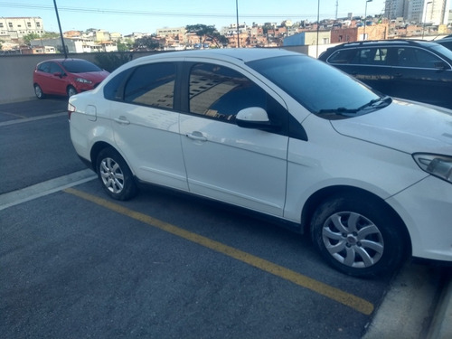 Fiat Grand Siena 2014 1.4 Tetrafuel 4p Tetra-combustible