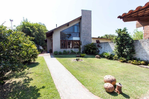 Casa Em Ponta Grossa Com 3 Dormitórios - Lu430278